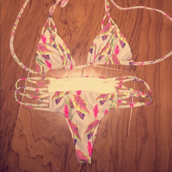 acacia swimwear Other - Acacia Locals Top & Bottom (small) Vintage Hawaii